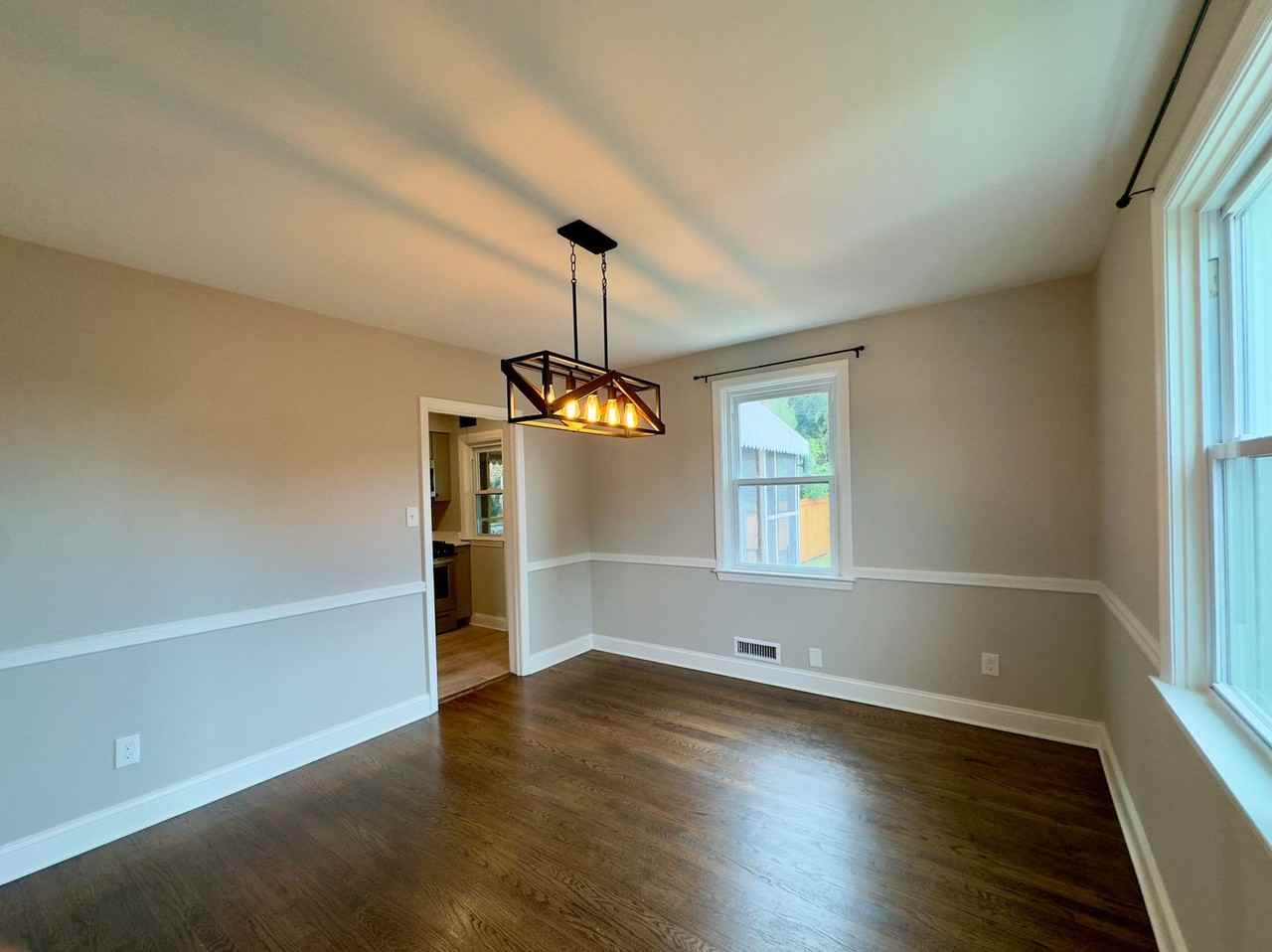 205 Sipple Ave - Photo 4 of 27
