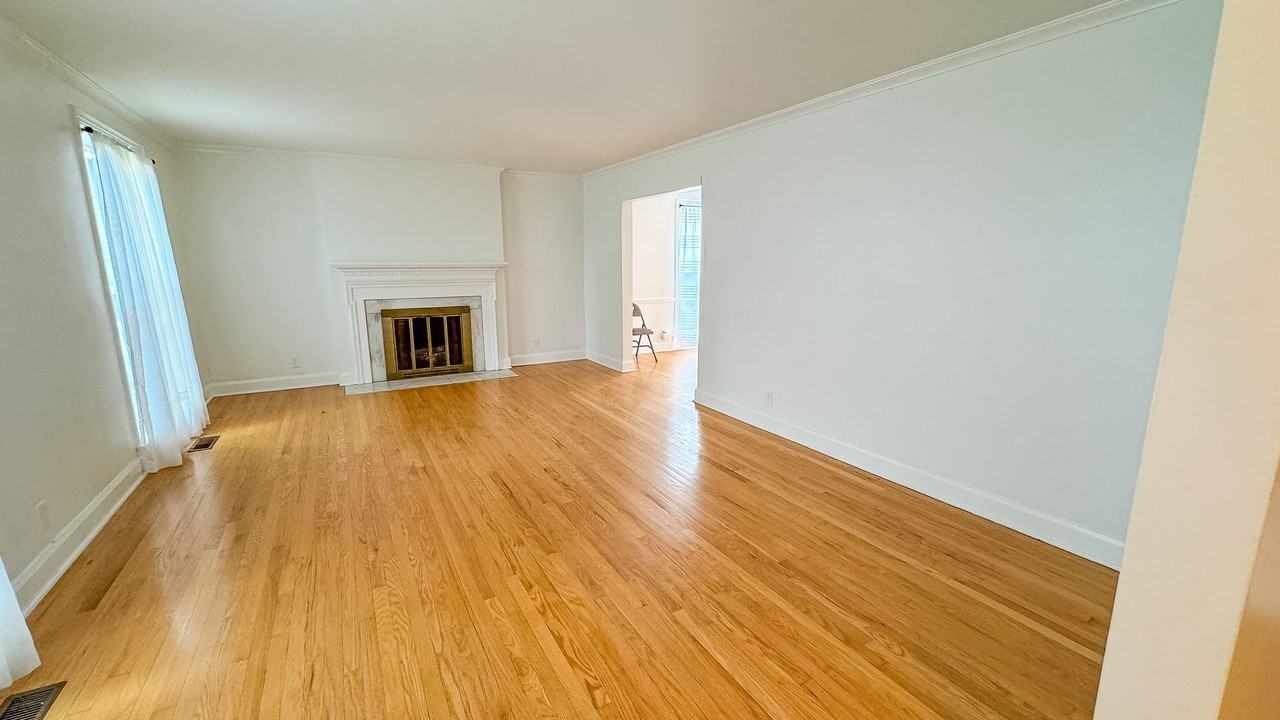 1607 Eastland Ave - Photo 2 of 34