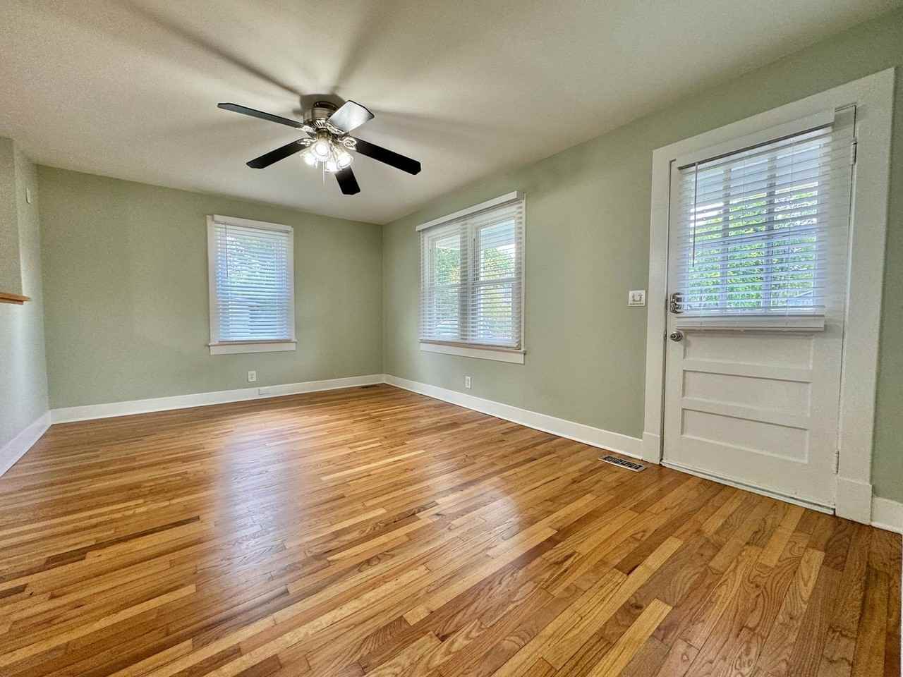 506 N Petway St - Photo 4 of 35