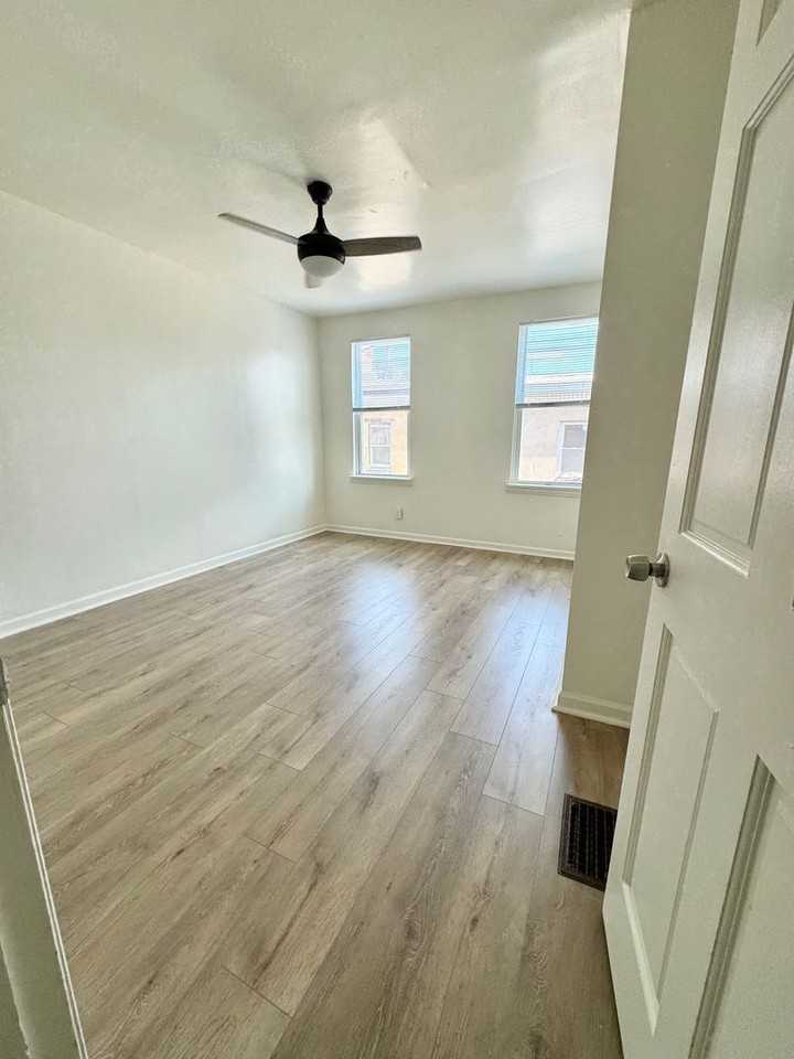 2030 Waterloo St - Photo 4 of 10