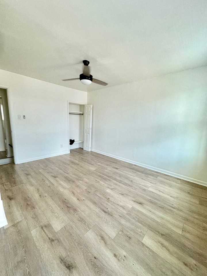 2030 Waterloo St - Photo 5 of 10