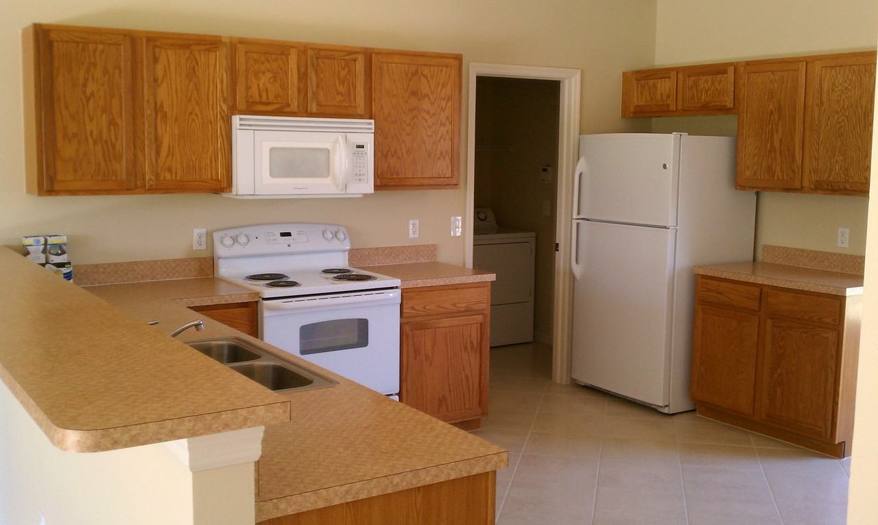 30 Nw 25th Ter - Photo 2 of 8
