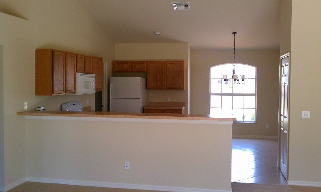 30 Nw 25th Ter - Photo 3 of 8