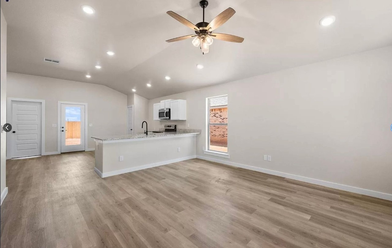 2312 135th St - Photo 6 of 22