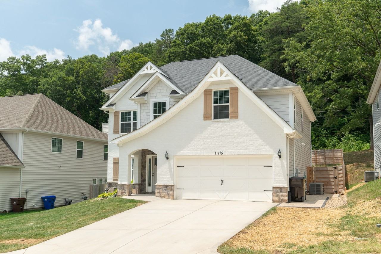 11715 Pepper Ridge Ln - Photo 2 of 34