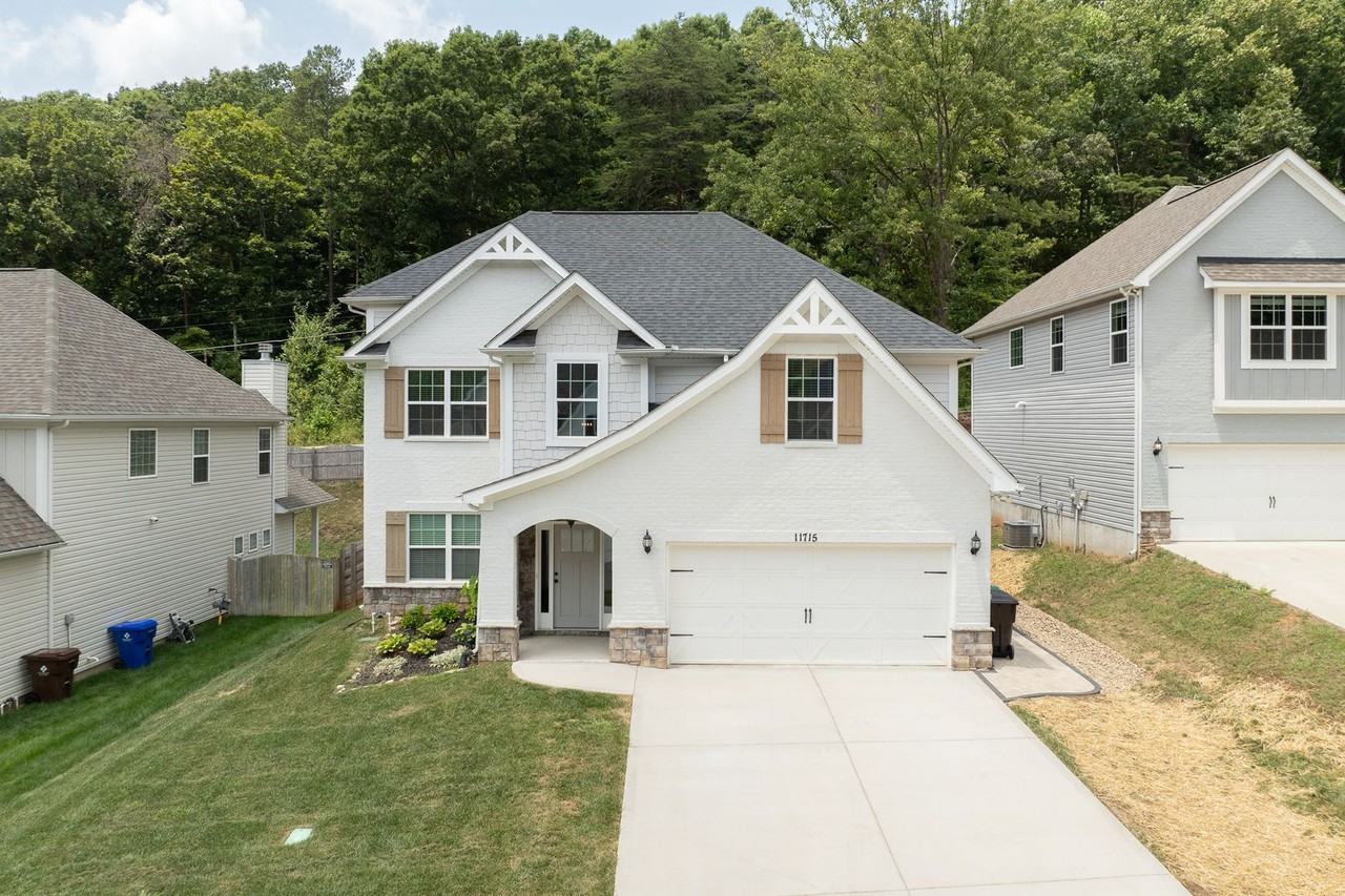 11715 Pepper Ridge Ln - Photo 5 of 34