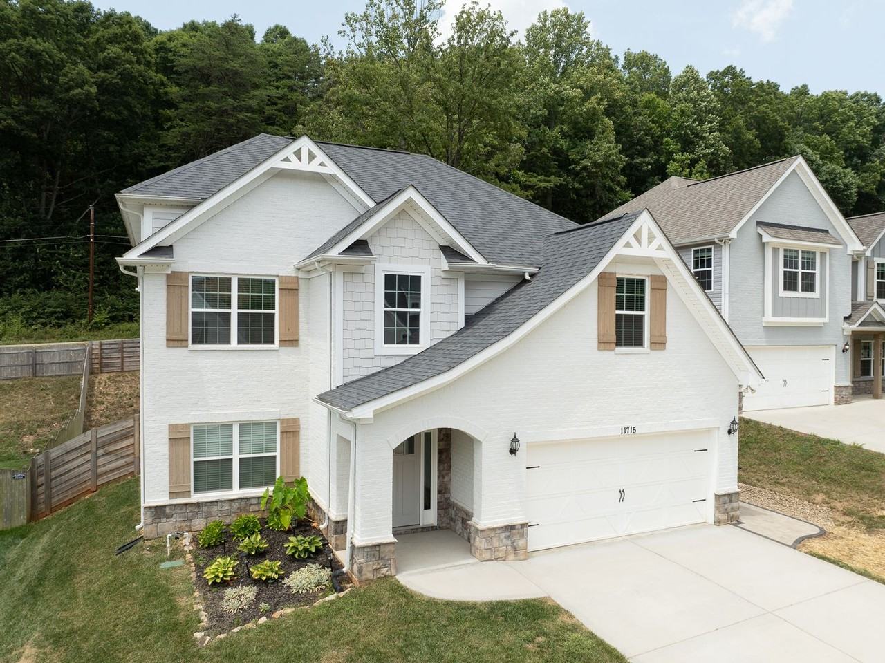 11715 Pepper Ridge Ln - Photo 6 of 34