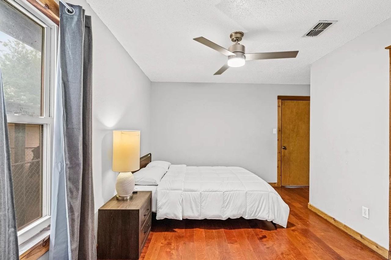 404 Blackson Ave - Photo 2 of 10