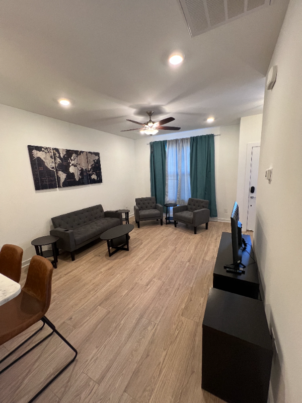 1170 S Dickerson Rd - Photo 5 of 11