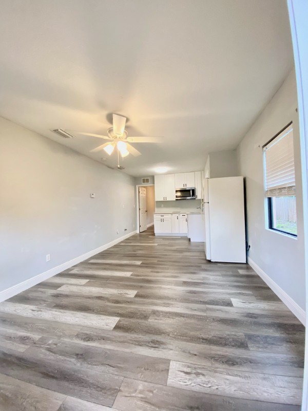 1518 38th Ave N - Photo 2 of 5