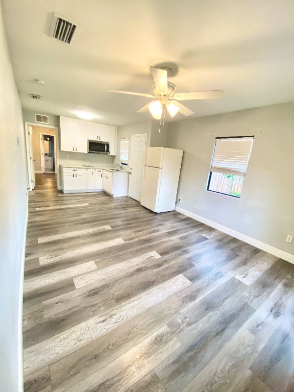 1518 38th Ave N - Photo 3 of 5