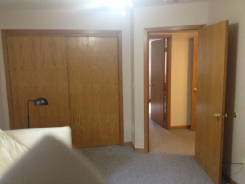 2048 Keokuk St - Photo 3 of 6