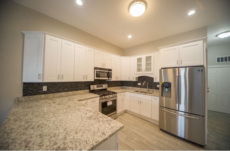 2657 W Warren Blvd #2 - Photo 2 of 12