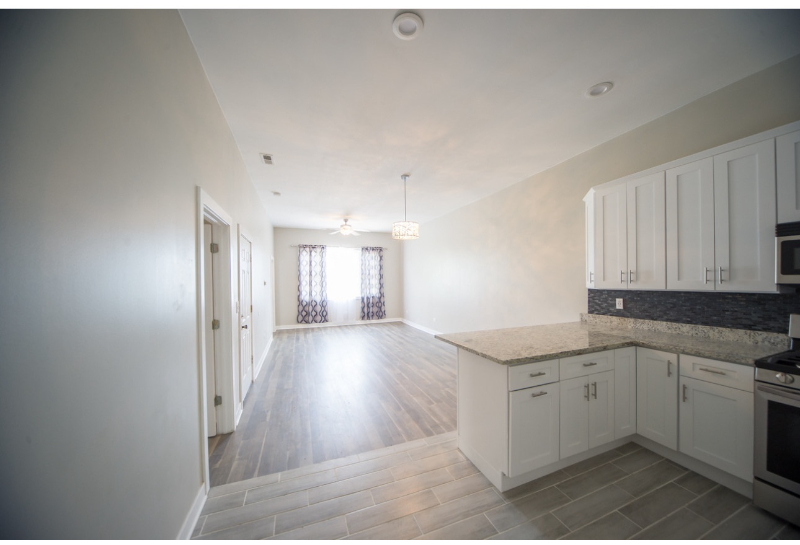 2657 W Warren Blvd #2 - Photo 3 of 12