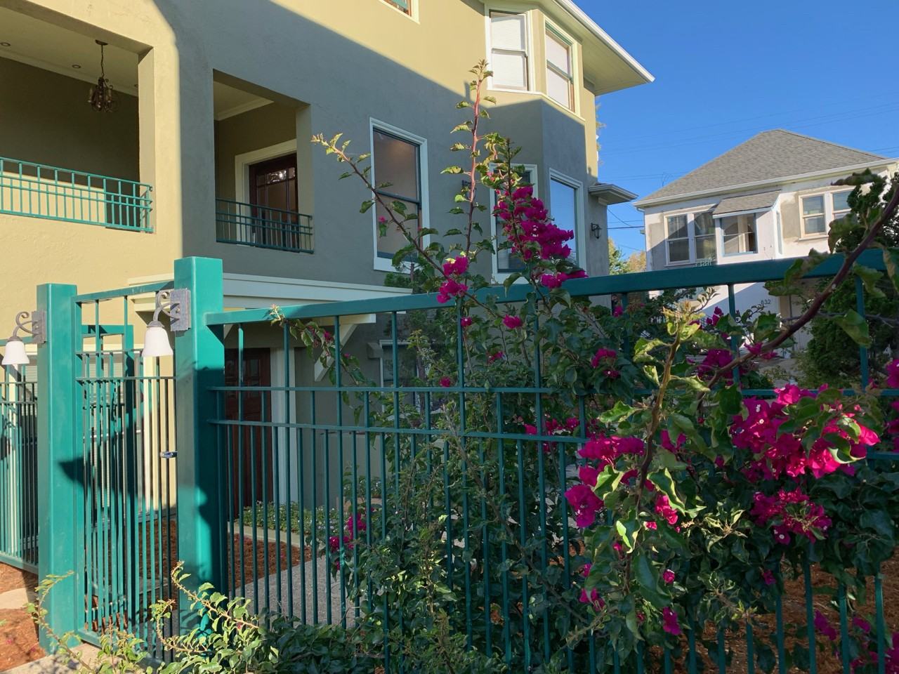 832 Georgia St #B - Photo 2 of 22