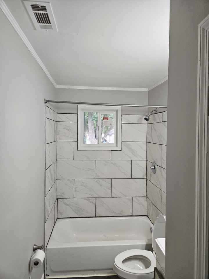 105 King St #105 - Photo 2 of 4