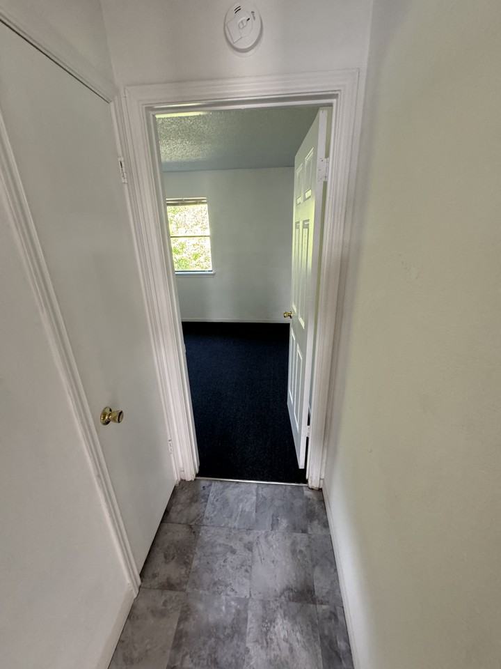 807 N 3rd St Unit B #B - Photo 6 of 12