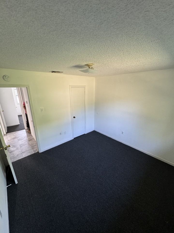807 N 3rd St Unit B #B - Photo 7 of 12
