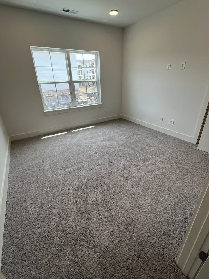 700 N Dupont Ave #212C - Photo 3 of 24