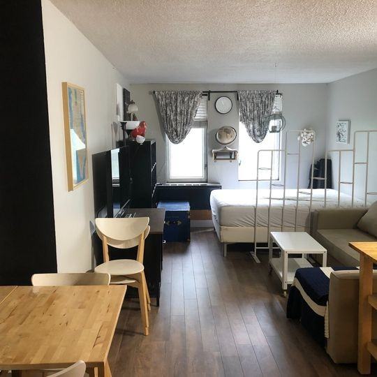 1055 Rue Saint Mathieu - Photo 3 of 16