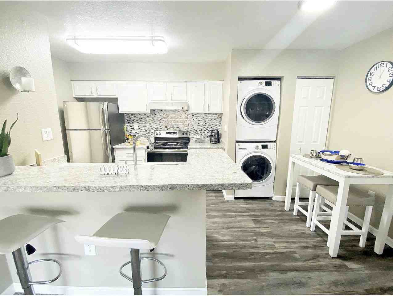 Vista Del Sol Apartments - Photo 7 of 50