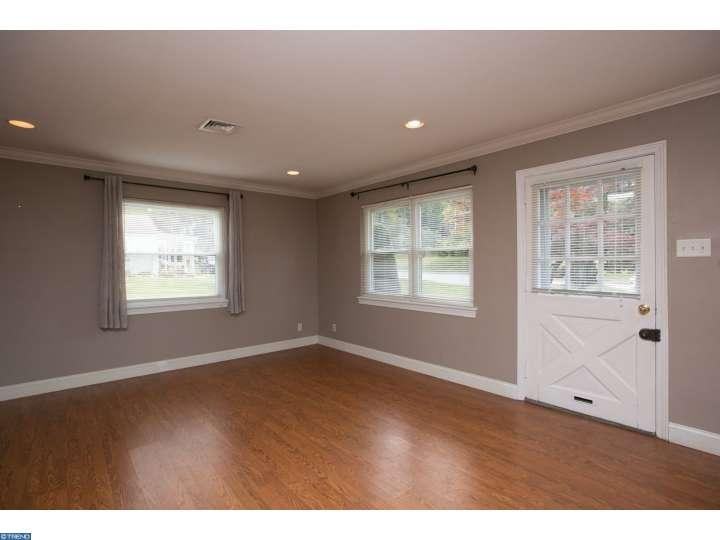 807 Church Rd - Photo 2 of 18