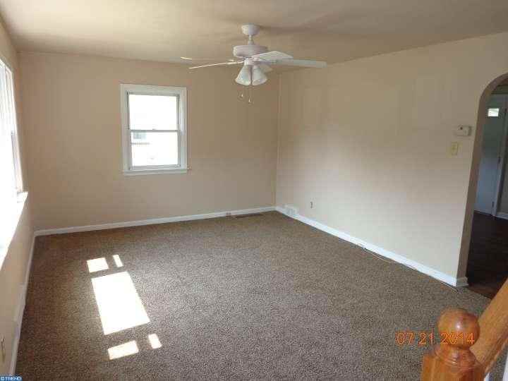 250 N Hills Ave - Photo 3 of 13