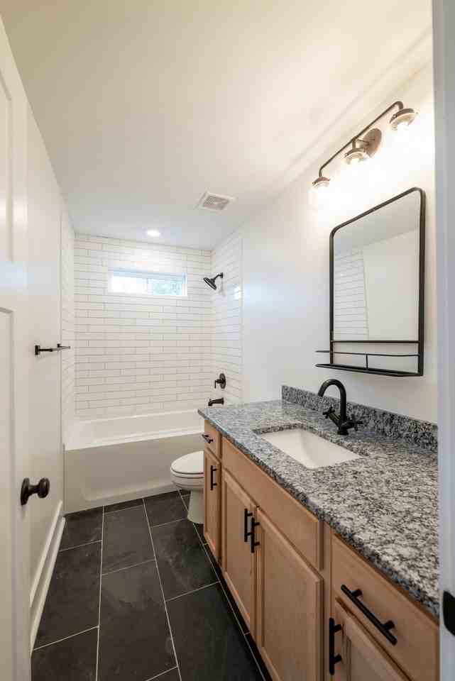 1103 Elliston Street - Photo 2 of 9