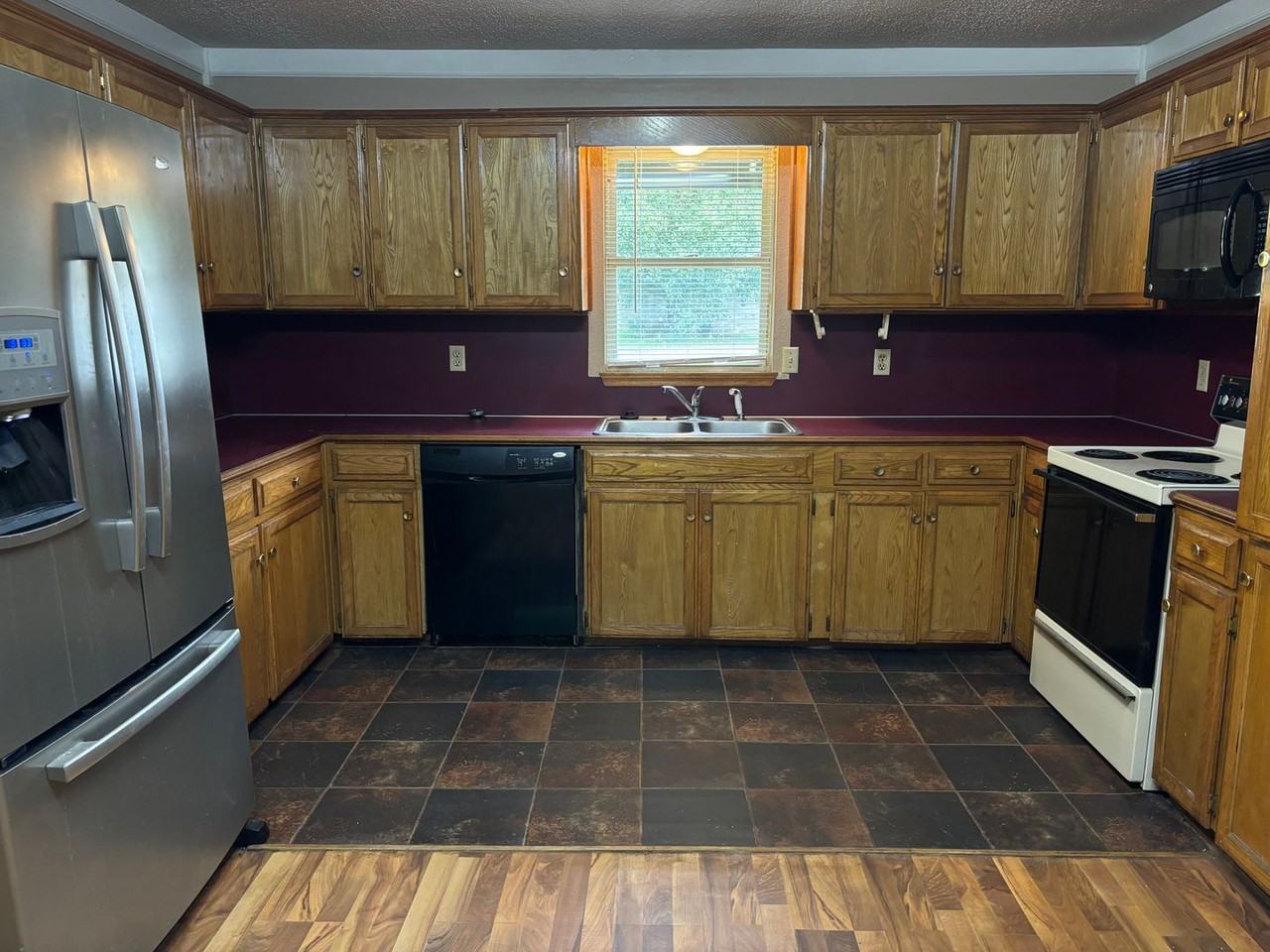 68 Pierce Rd - Photo 4 of 8