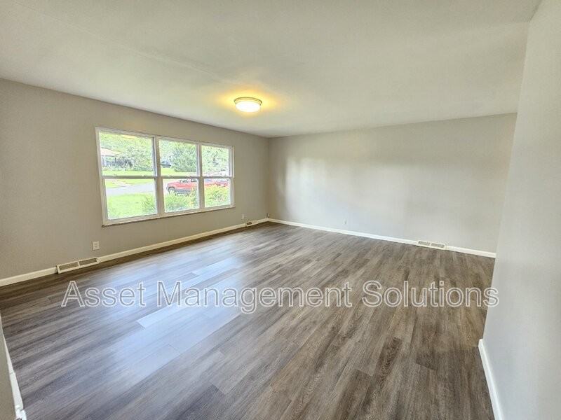 4110 Northern Aire Dr - Photo 2 of 25