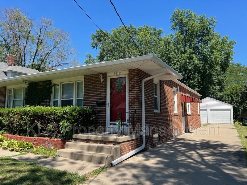 2417 49th St - Photo 2 of 17