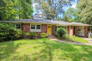 featured image of 927 Holly Ct