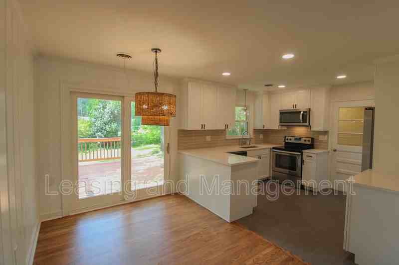 927 Holly Ct - Photo 4 of 22