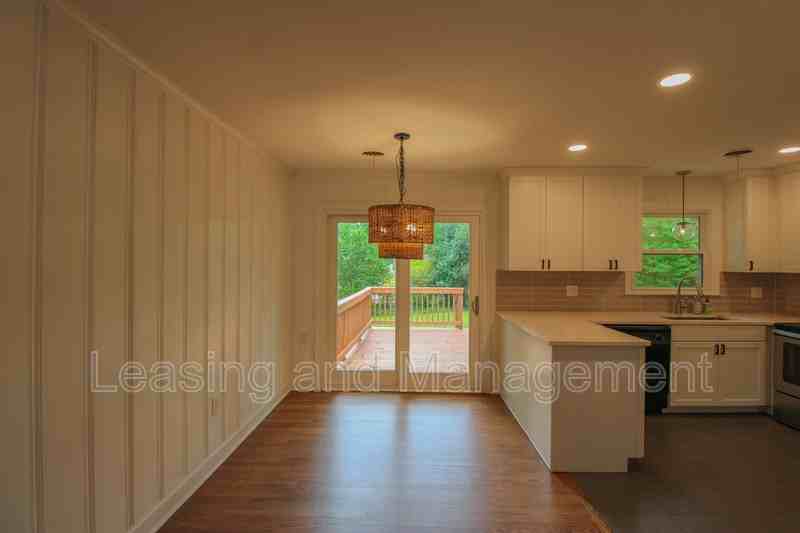 927 Holly Ct - Photo 5 of 22