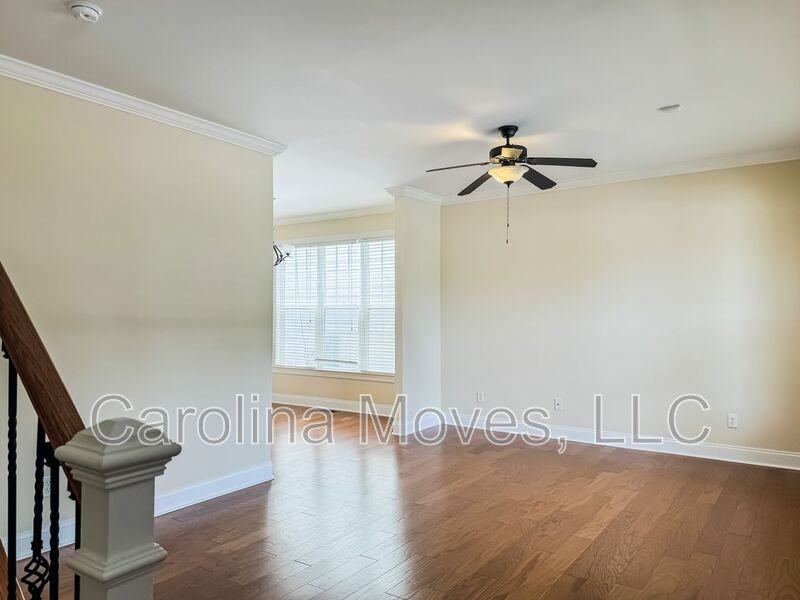 310 Mulberry St - Photo 3 of 15