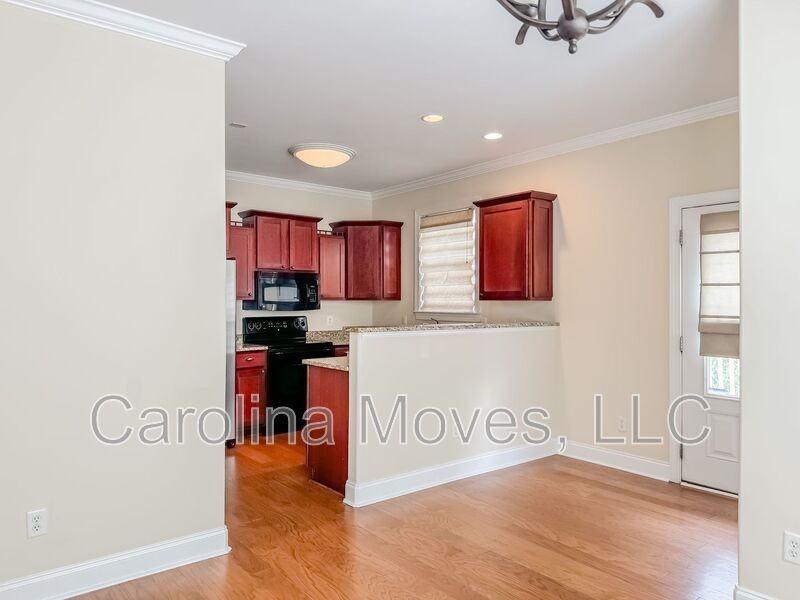 310 Mulberry St - Photo 6 of 15