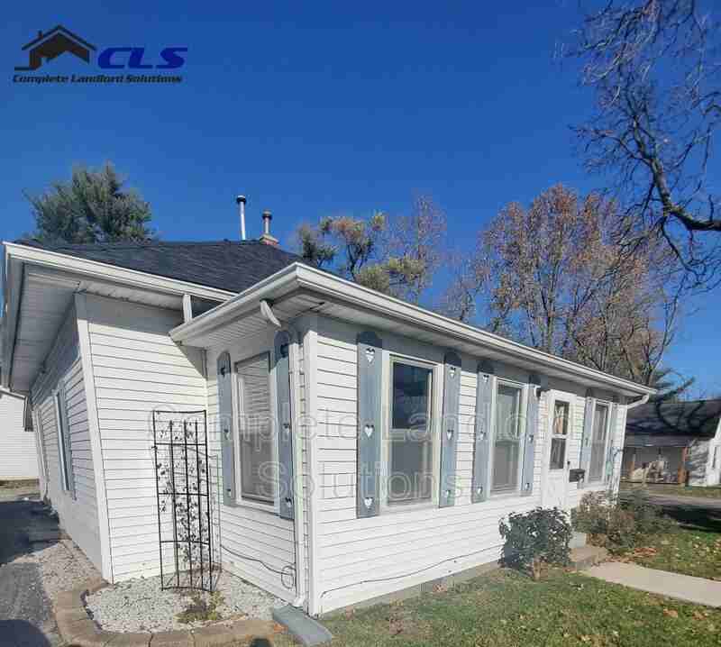 824 East Harris Street Front House - Photo 2 of 11