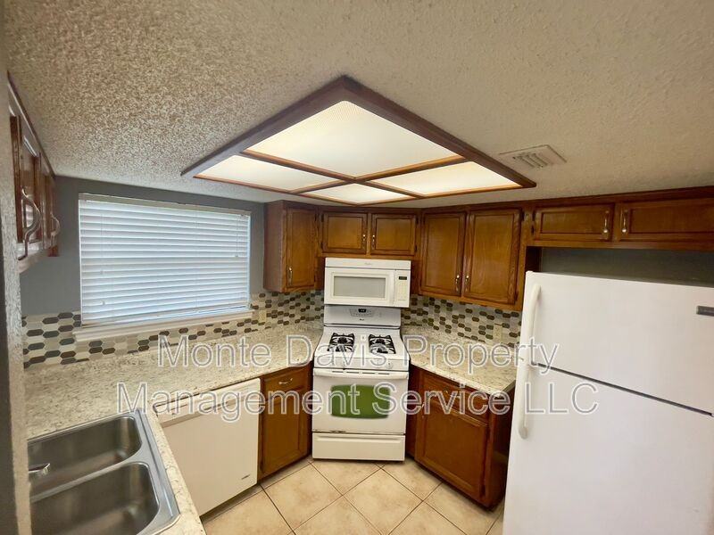 12307 Cahone Trl #B - Photo 3 of 24