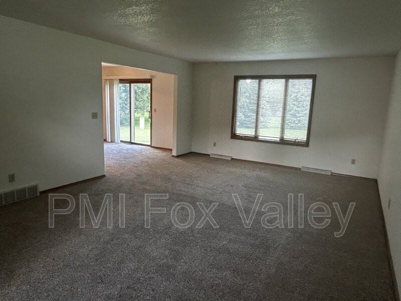 W3174 Westowne Ct - Photo 2 of 29