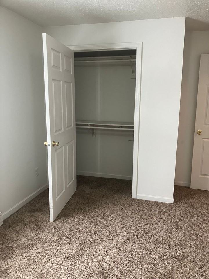 8th Ave W Grinnell - Photo 6 of 34