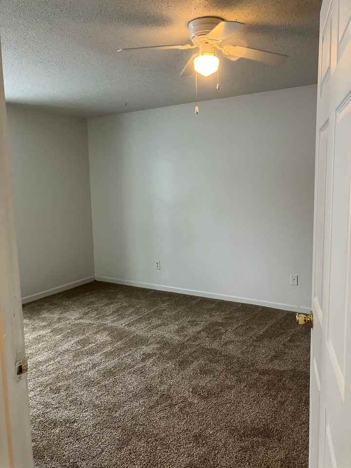 8th Ave W Grinnell - Photo 7 of 34