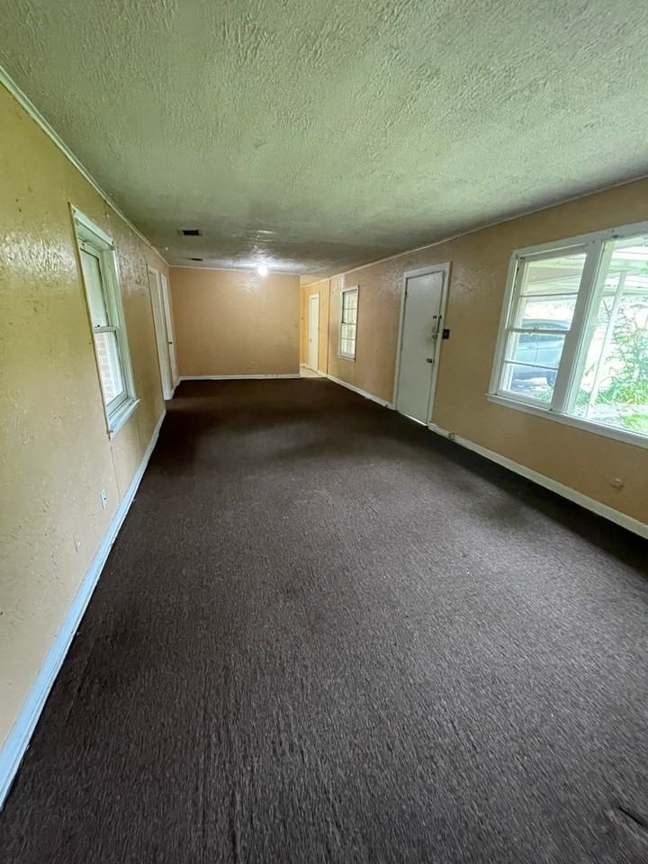 7137 Burlingame Blvd - Photo 3 of 13