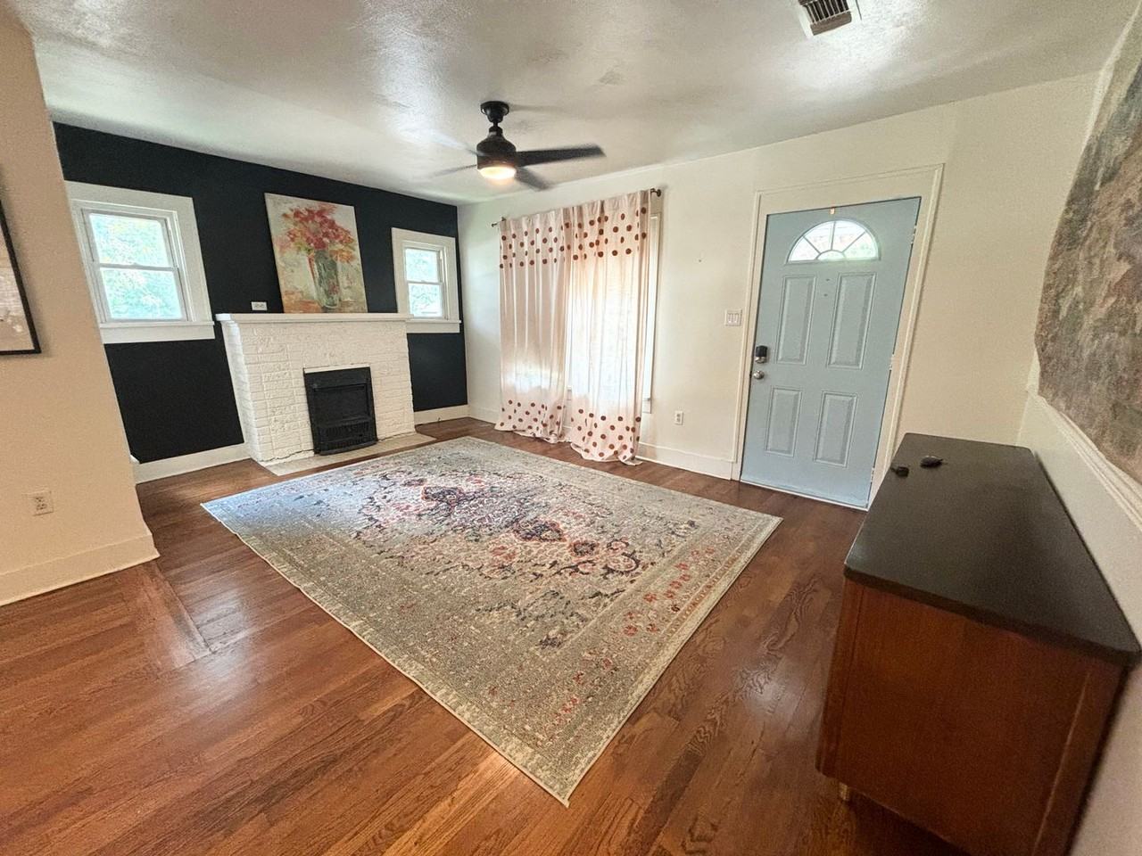 2400 Queen St - Photo 2 of 30