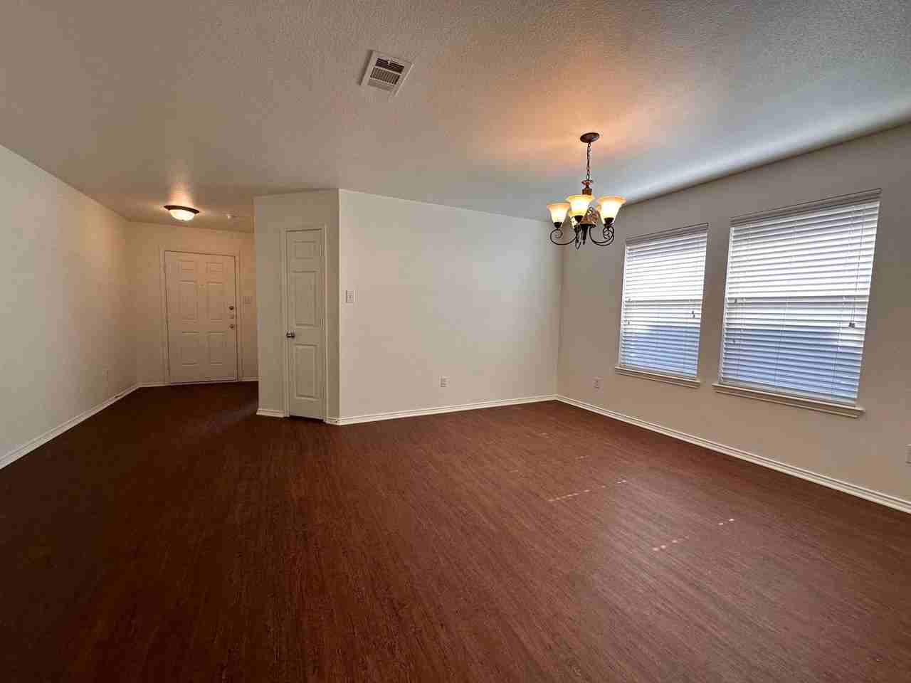 433 Emerald Creek Dr - Photo 3 of 23
