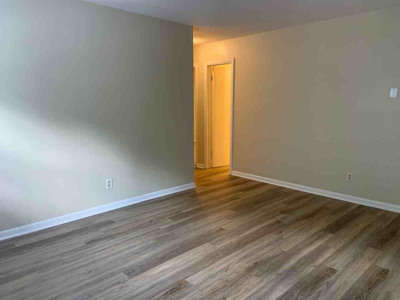 1821 Boulevard St Apt A - Photo 3 of 9