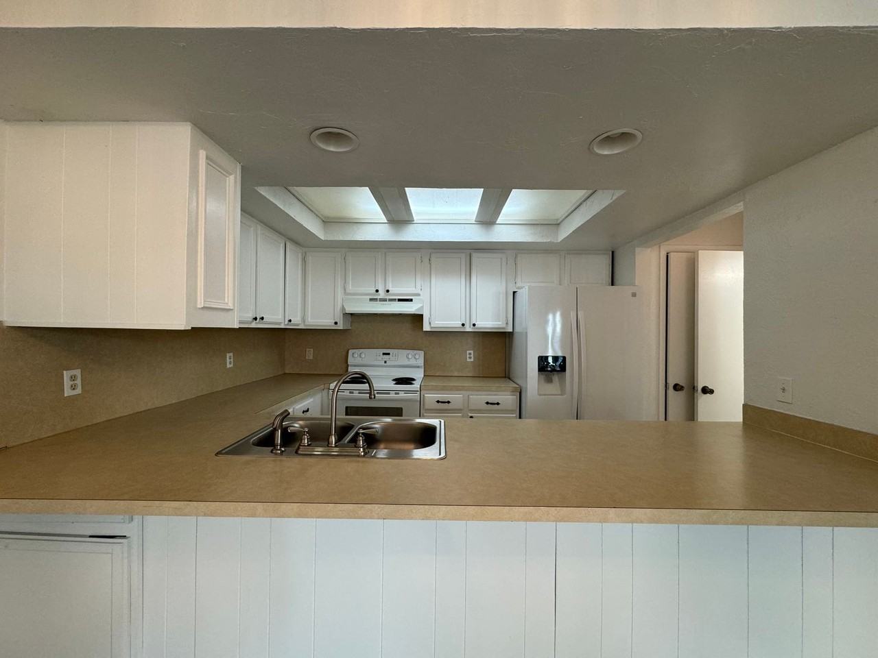 2215 Nw 117th St - Photo 4 of 16