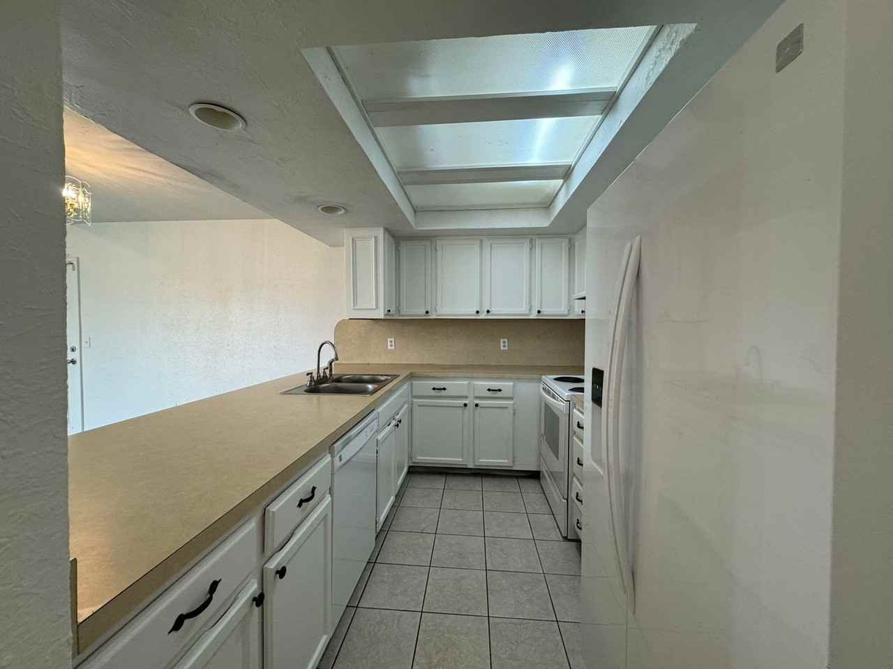 2215 Nw 117th St - Photo 5 of 16