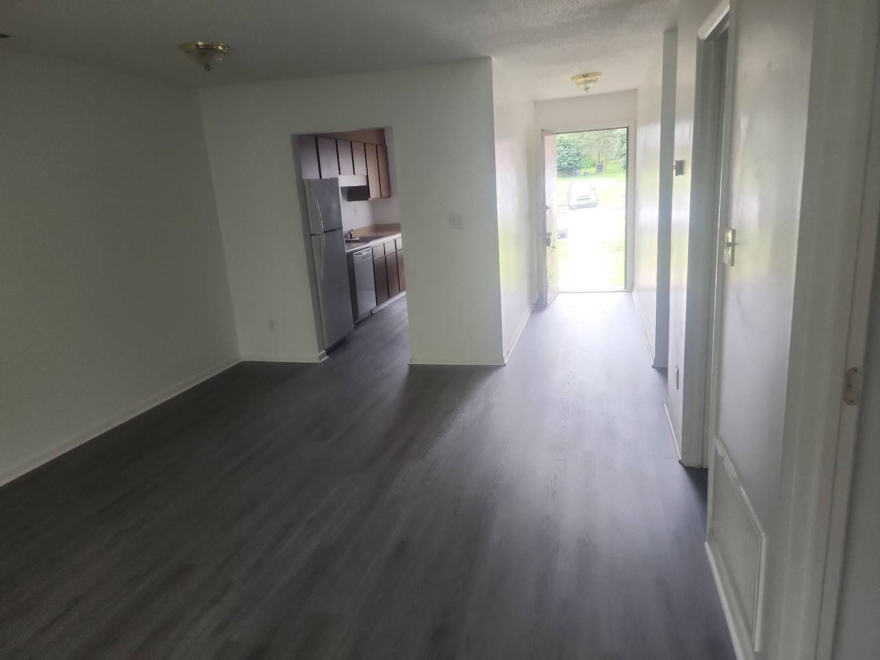 3119 Woodpecker Ct - Photo 5 of 36