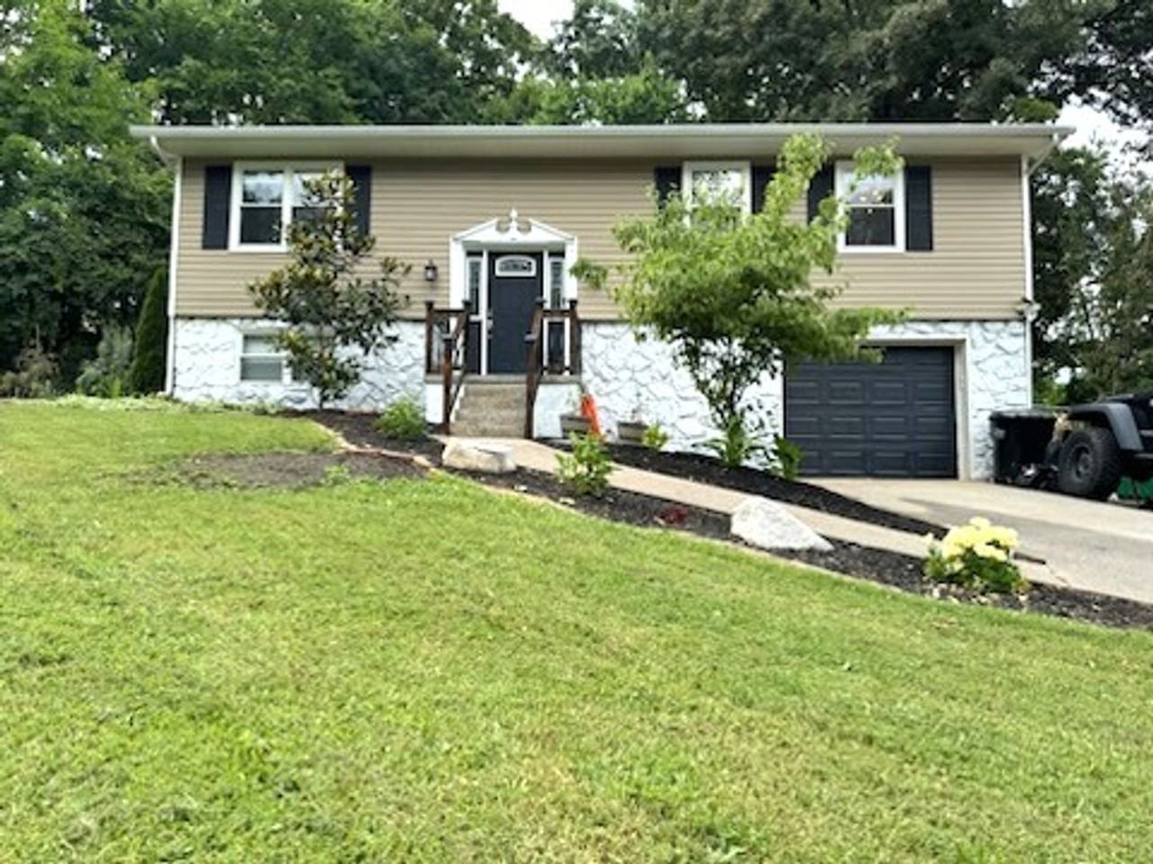 10017 Bluegrass Rd