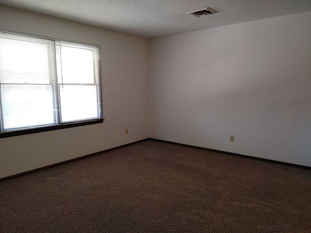 THEMIS 3028 - Photo 2 of 15